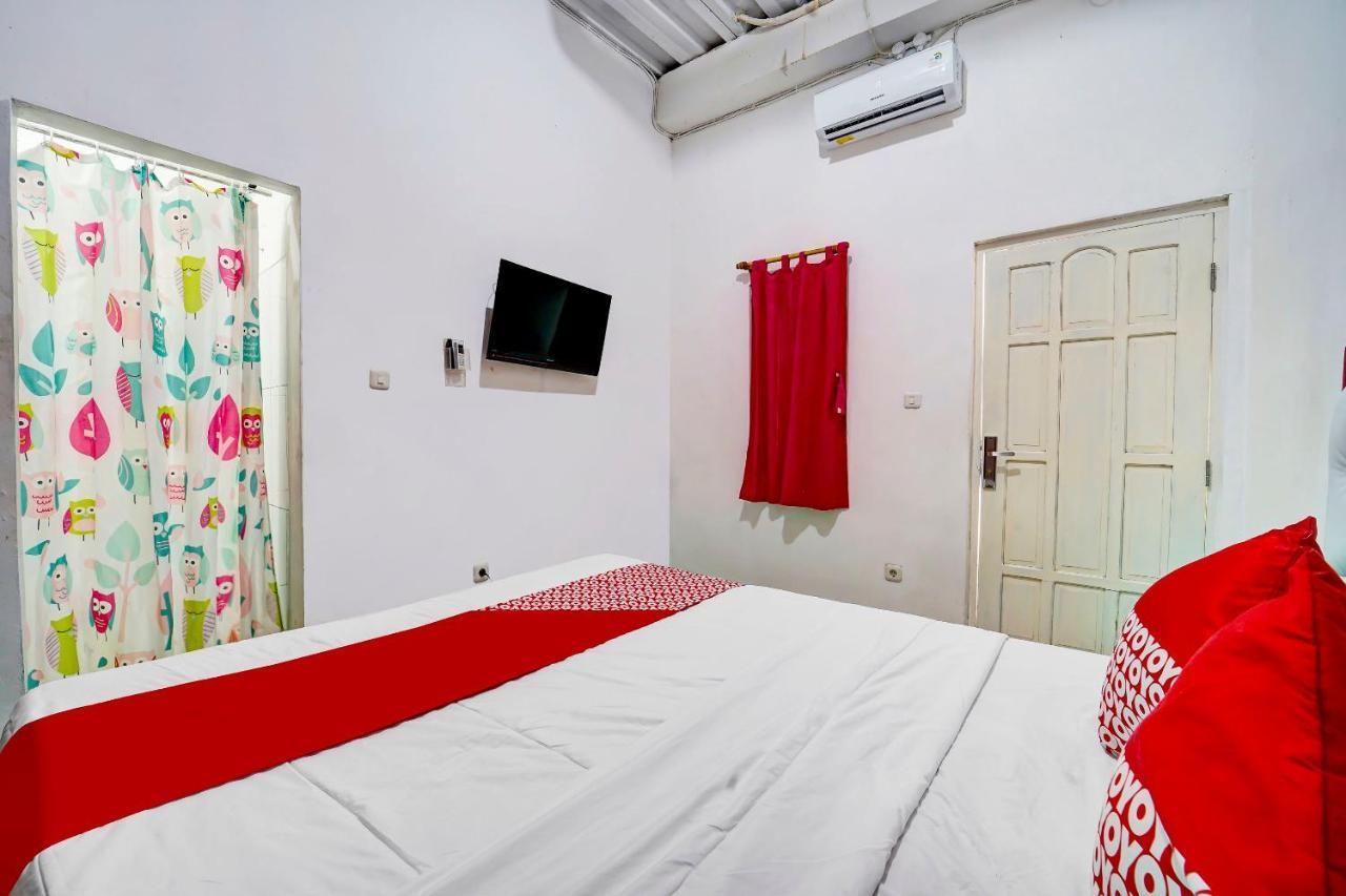 Super Oyo 91173 Guesthouse King Puntodewo Pakualaman Екстер'єр фото