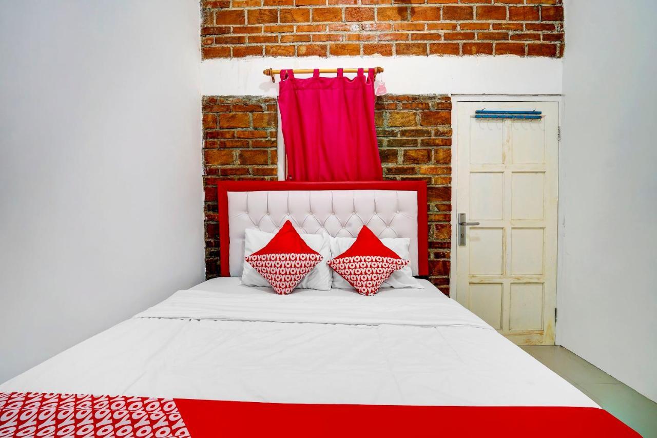 Super Oyo 91173 Guesthouse King Puntodewo Pakualaman Екстер'єр фото
